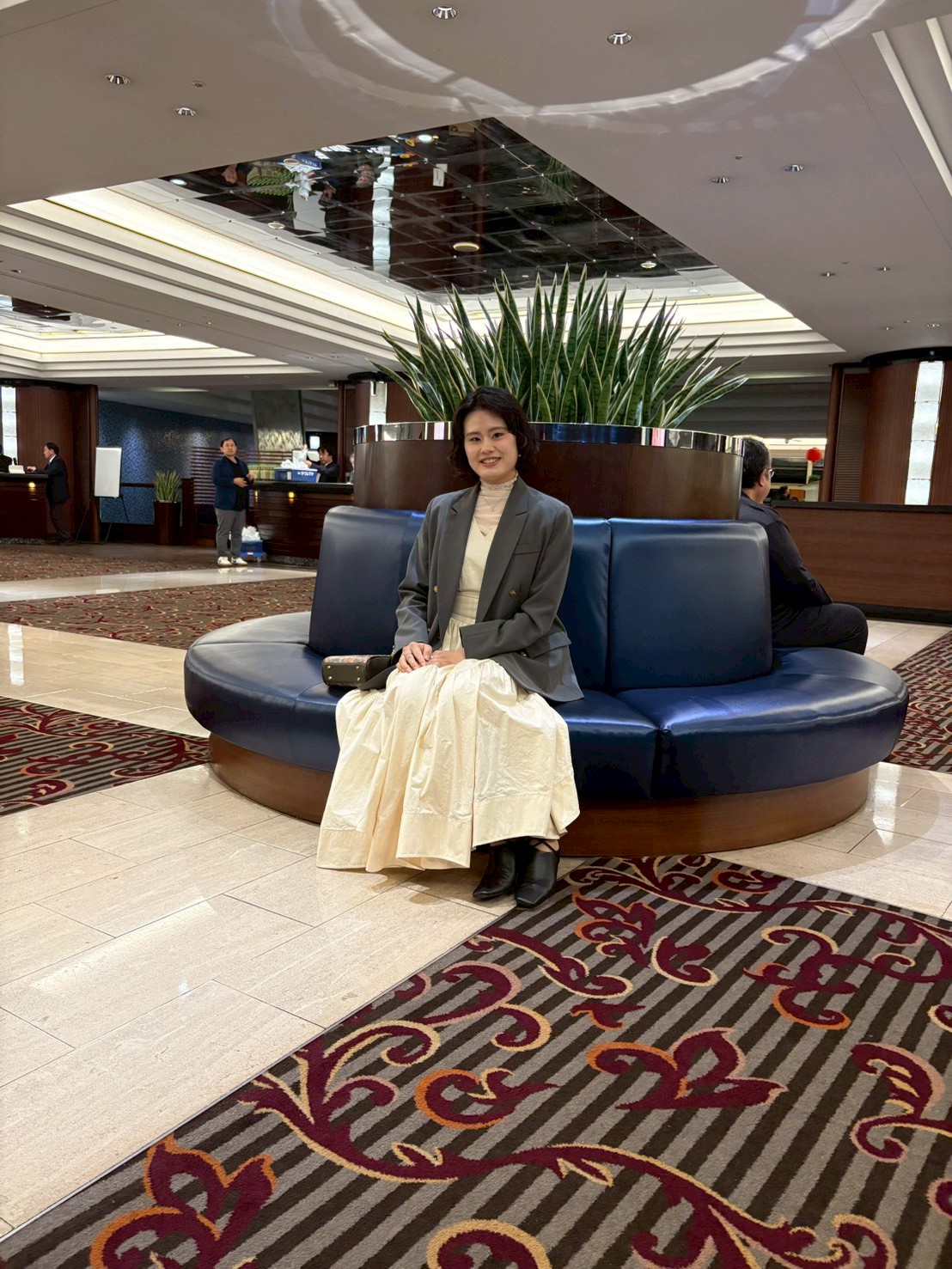 ロビーでくつろぐ